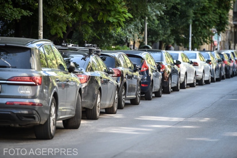 Mașini parcate, București 