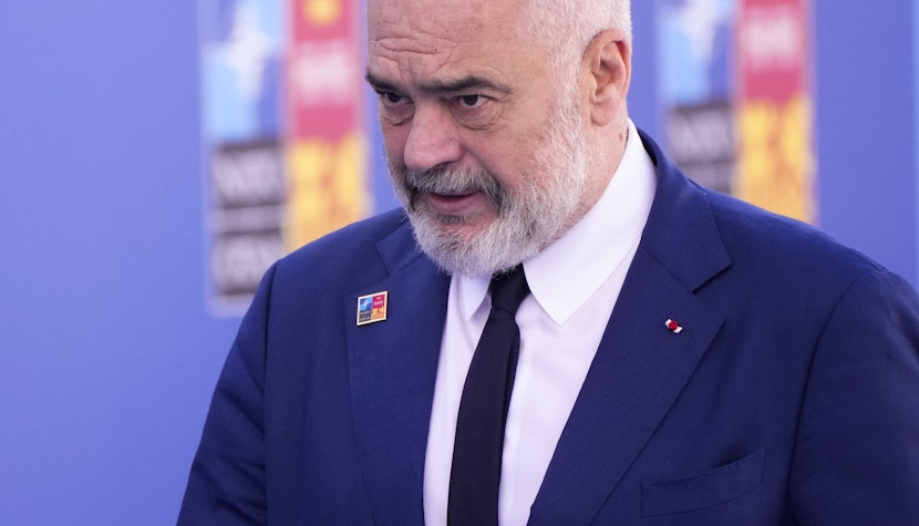 Albania este în discuţii cu NATO privind construcţia unei baze navale la Porto Romano edi rama