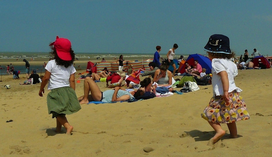copii pe plaja