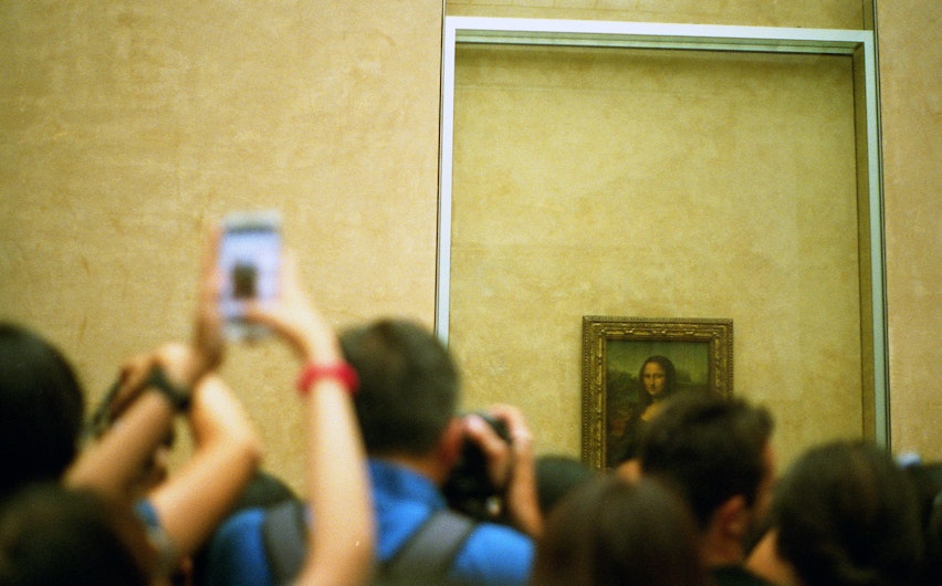 Turiștii pot admira Mona Lisa de la o distanță de minim trei metri