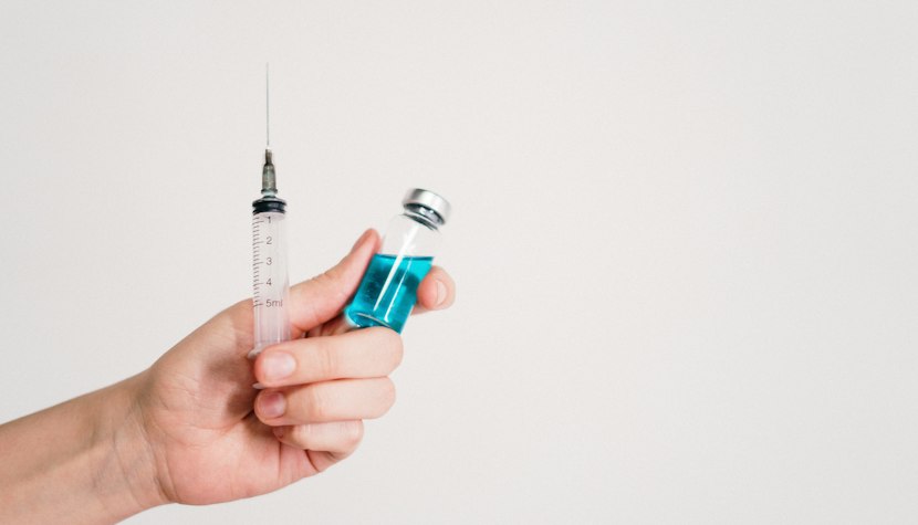 România are pe stoc în jur de opt milioane şi jumătate de doze de vaccin anti-COVID-19 Vaccin covid