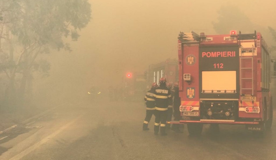 Românii intervin la un incendiu din zona Penteli