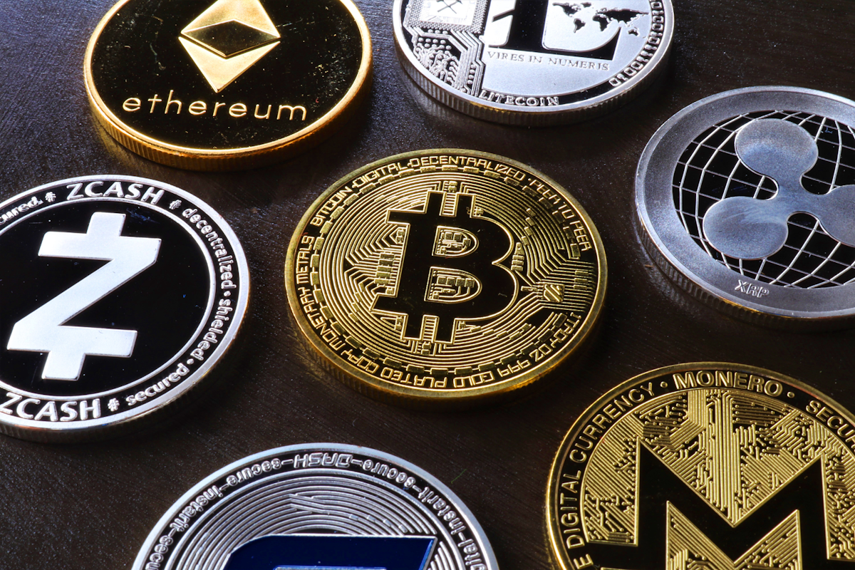 1000 de investiții în primele 100 de criptomonede)