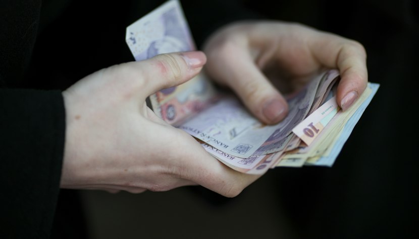 Salariile bugetarilor, mai mari cu 30% ca la privat, caz unic în UE Anunțul făcut de Consiliul Fiscal.