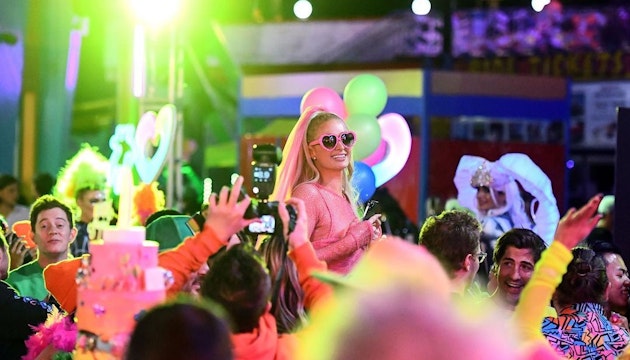Paris Hilton este unul dintre idolii decadei 