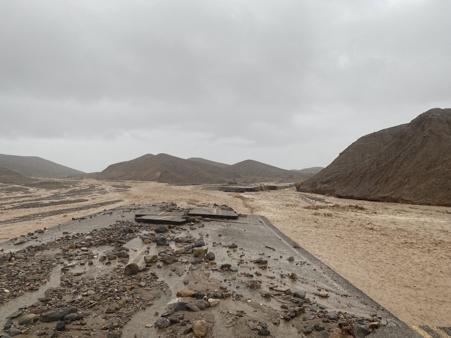 Inundații în deșertul Valea Morții din California