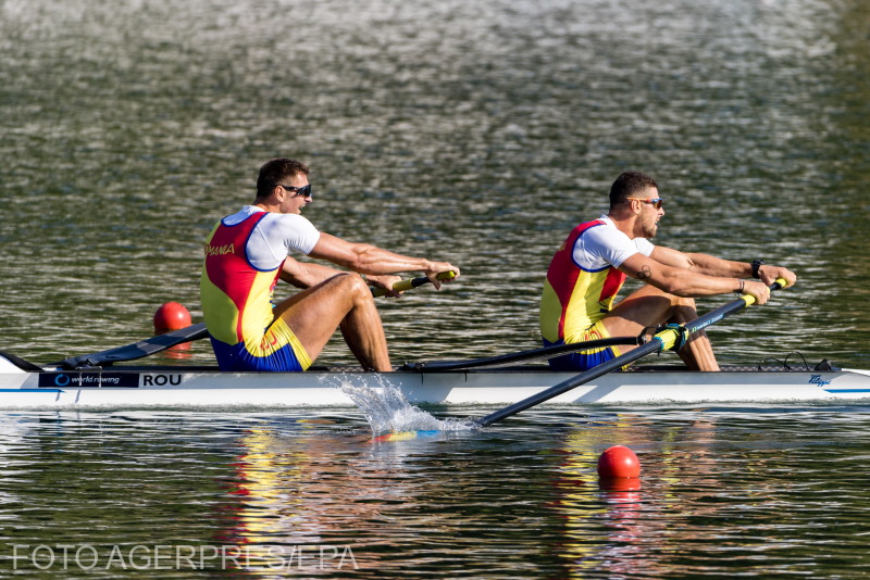 Canotorii români Marius Cozmiuc şi Sergiu Bejan