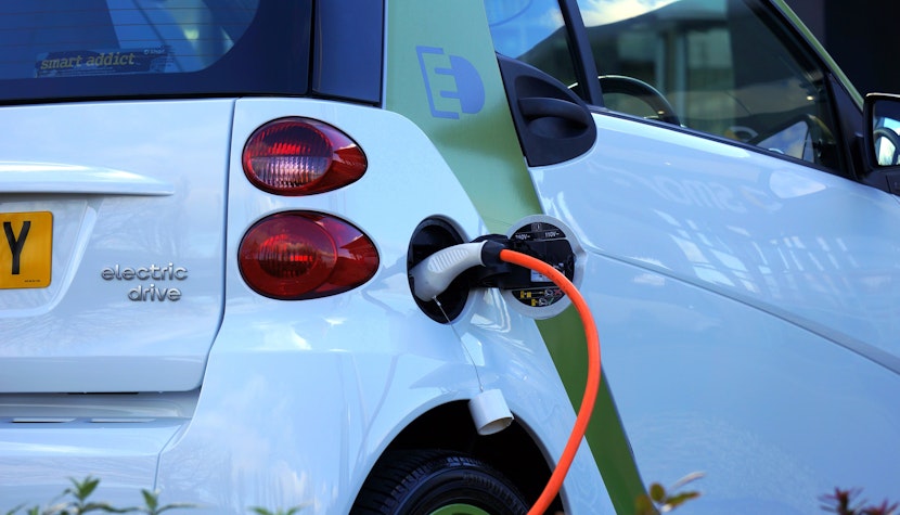 Vânzările de maşini noi electrice şi hybrid au depăşit vânzările de maşini diesel masini electrice