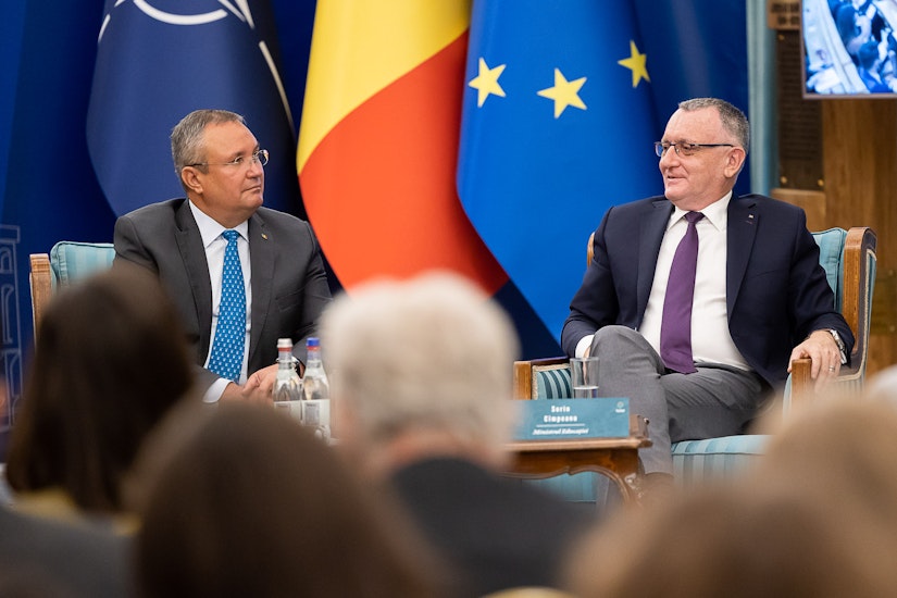Premierul Nicolae Ciucă, alături de Sorin Cîmpeanu, ministrul Educației