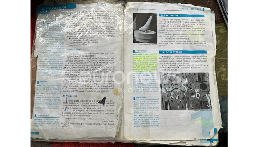 Manualele primite de elevi au paginile rupte sau nu au coperți