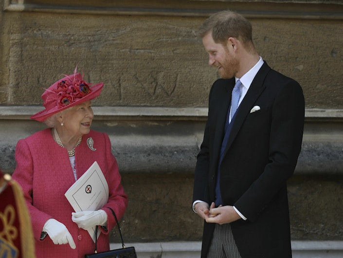 Regina Elisabeta a II-a a Marii Britanii și Prințul Harry, Duce de Sussex