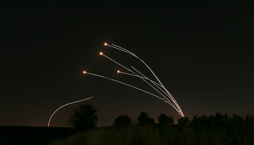 Imagine cu modul în care funcționează sistemul Iron Dome