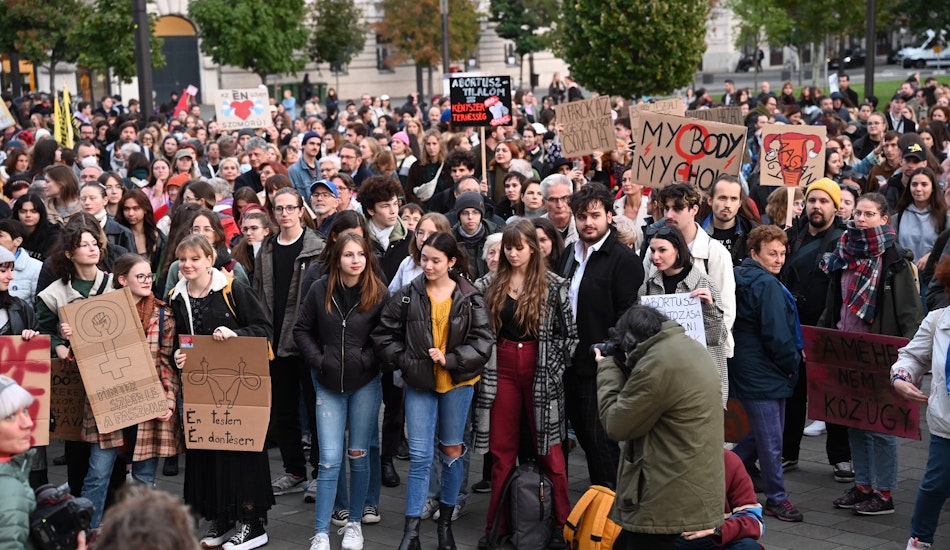 avort protest budapesta