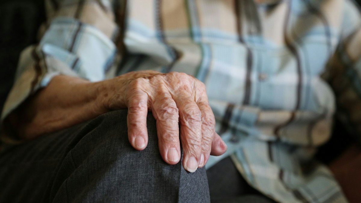 Cât costă îngrijirea unui bătrân în România