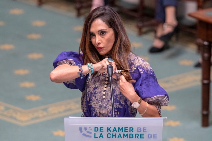 deputata taie parul