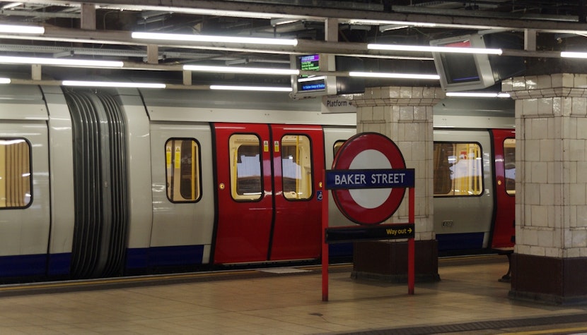 Tururi pentru turiști în stațiile ascunse de metrou din capitala Marii Britanii metrou londra