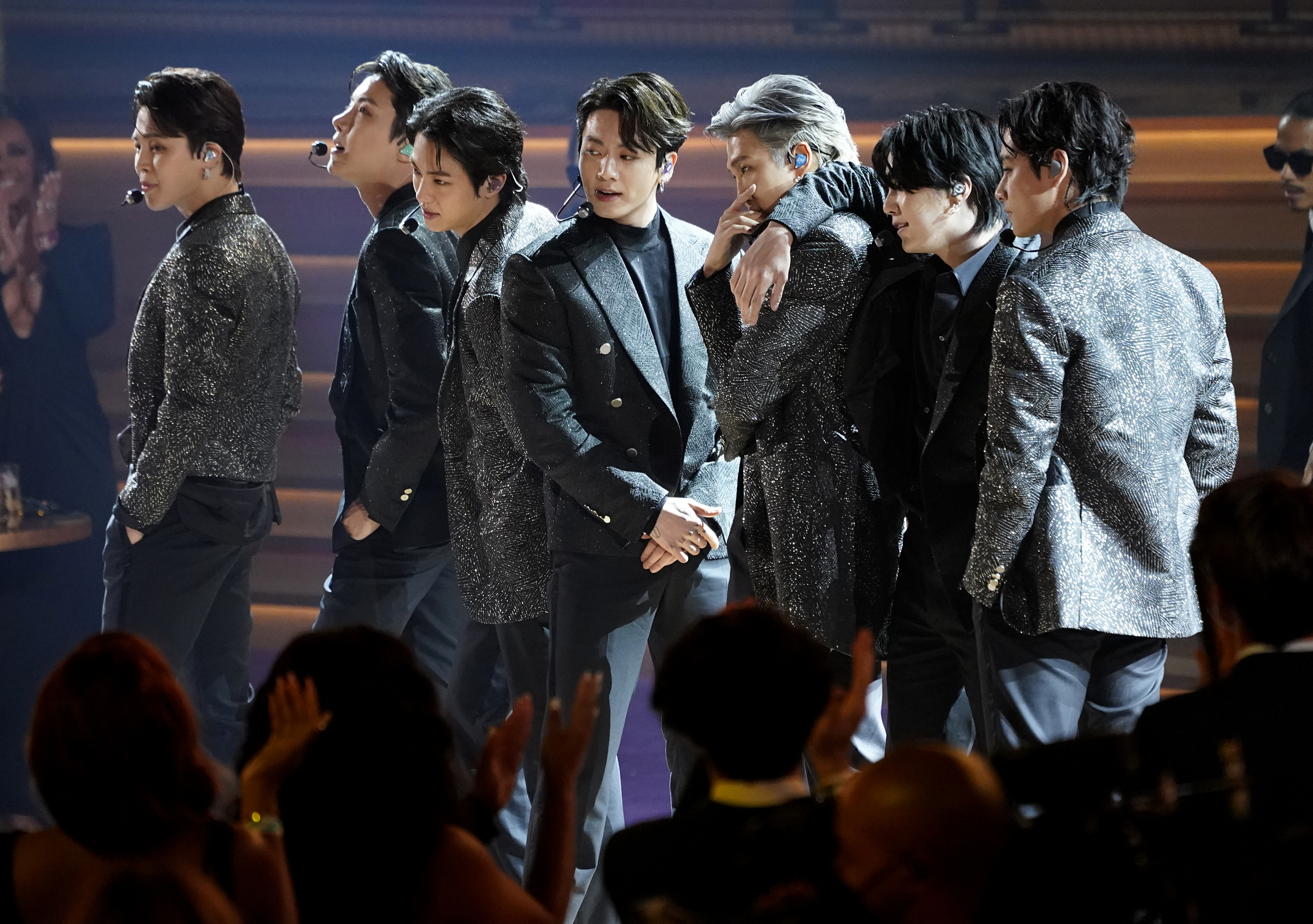 bts, big hit, stagiu militar