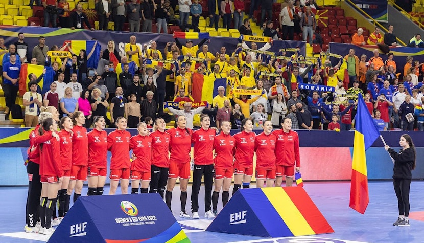 România învinge dramatic Spania, cu 28-27, la Campionatul European de handbal feminin.