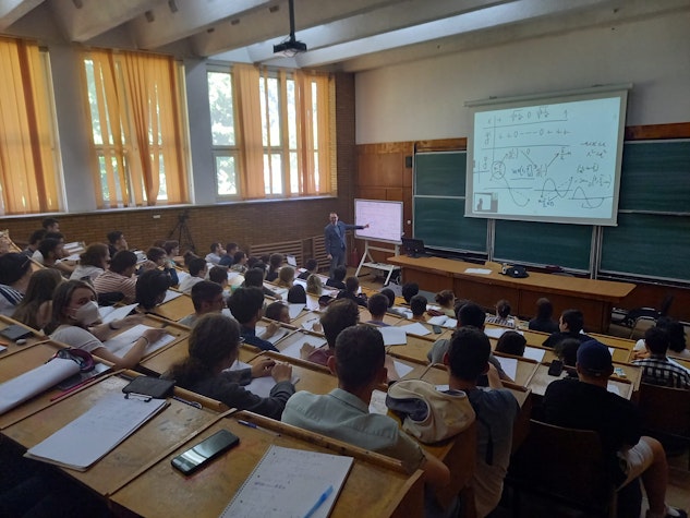 Studenții UPB