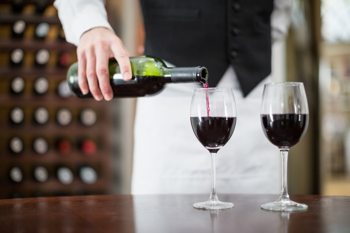Băuturile alcoolice tradiționale, scutite de accize până la 200 litri pe an