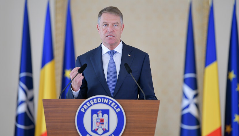 Iohannis a promulgat legea care prevede că bacşişul va fi trecut pe nota de plată klaus iohannis