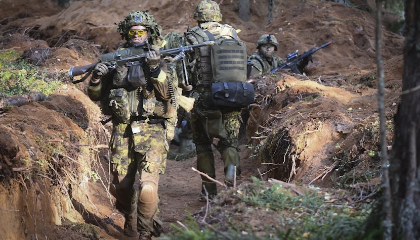 Guvernul de la Londra va menţine bugetul militar la cel puţin 2% din PIB, în conformitate cu angajamentul faţă de NATO.
