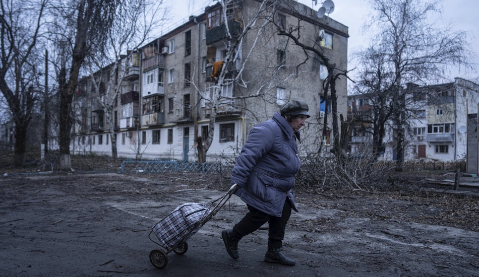 Localnică din orașul Kupiansk, bombardat periodic de armata rusă