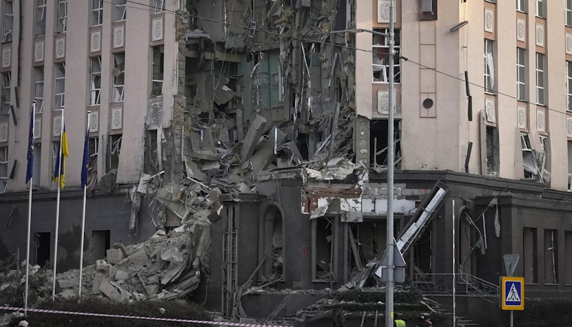 Clădire distrusă în urma bombardamentelor Clădire distrusă în urma bombardamentelor