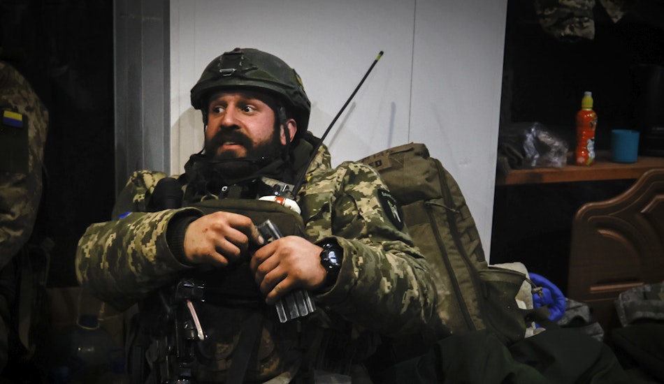 Militar ucrainean, într-un adăpost din Soledar