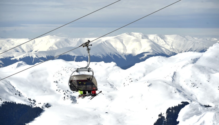Sinaia deschide sezonul de schi. Au fost amenajate şapte pârtii în golul alpin Sinaia