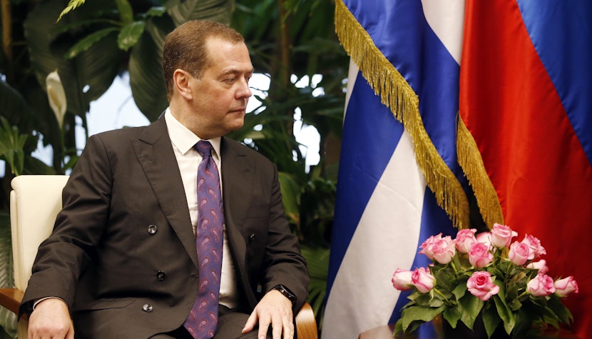 Pe canalul său de pe Telegram, Medvedev a calificat drept „o ruşine monstruoasă” declaraţia comună făcută de Kishida şi preşedintele american Joe Biden. medvedev