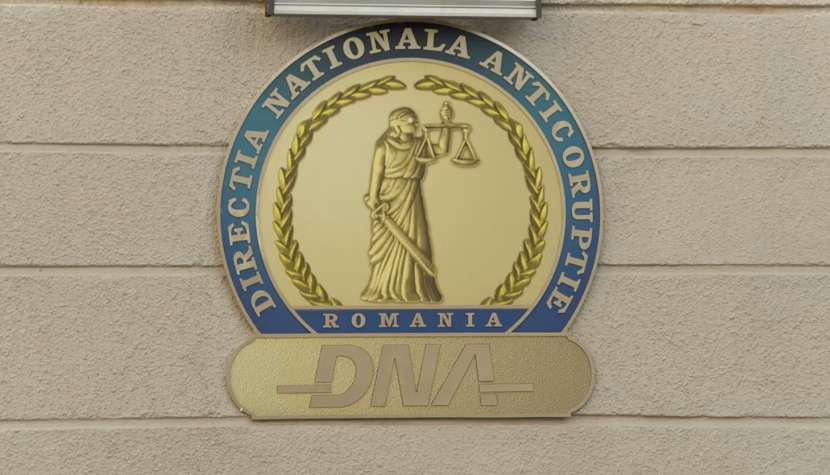 Procurorii DNA au început urmărirea penală şi faţă de directorul general adjunct tehnic în cadrul CNCF CFR SA, Ceşa Petru. DNA