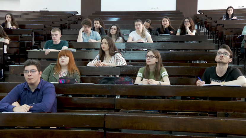Studenți