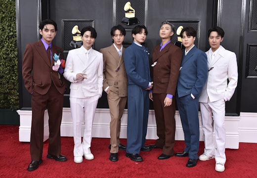 Membrii trupei au purtat costume Louis Vuitton