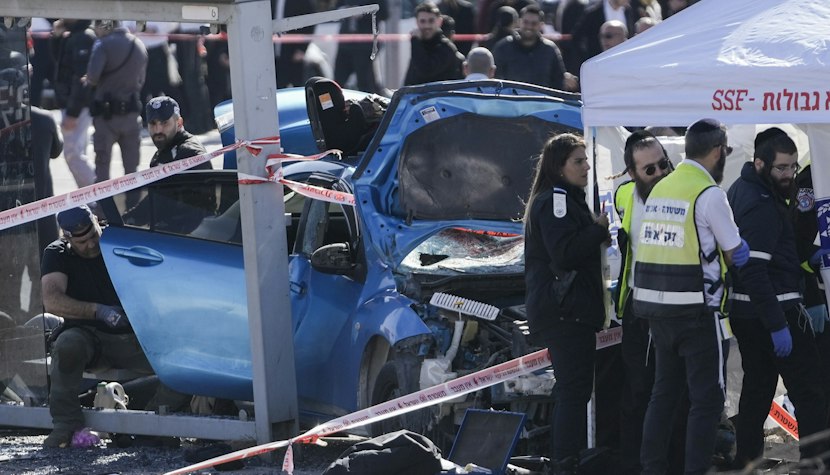 Poliția israeliană la locul atentatului Poliția israeliană la locul atentatului