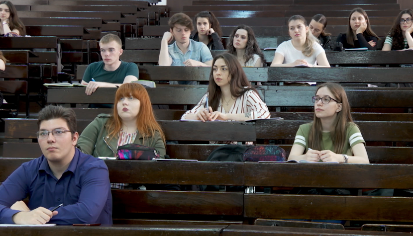 Studenți în România