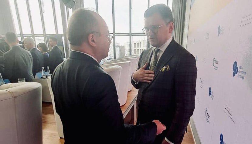 Ministrul de Externe, Bogdan Aurescu, alături de omologul său ucrainean, Dmitro Kuleba (dreapta)