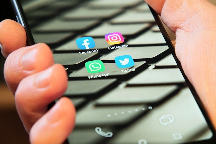 retele de socializare