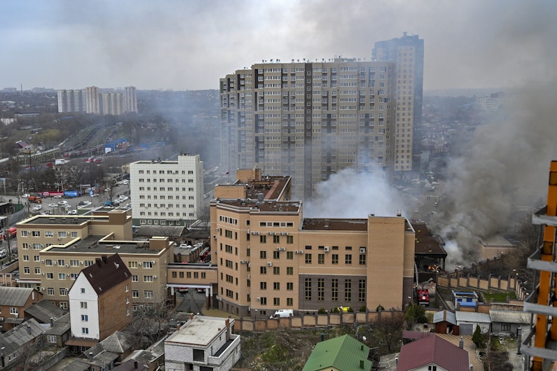 Clădirea FSB din Rostov-on-Don, cuprinsă de flăcări