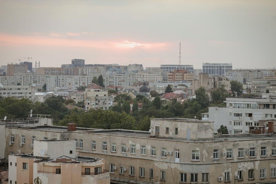 bucuresti blocuri gri