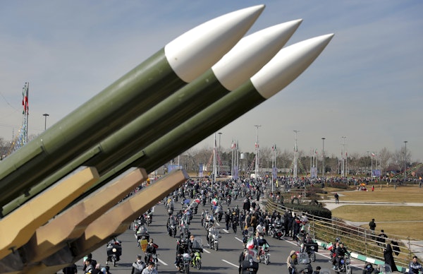 Rachete iraniene, expuse publicului