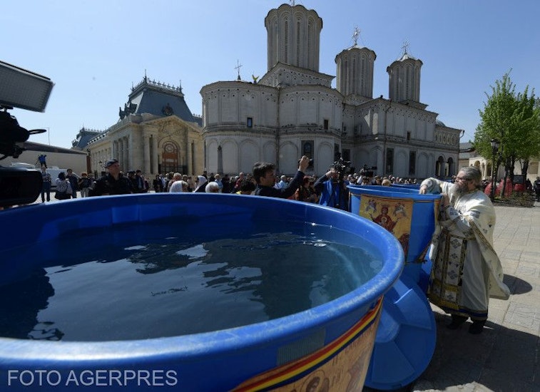 Sfintirea apei la Patriarhia Română
