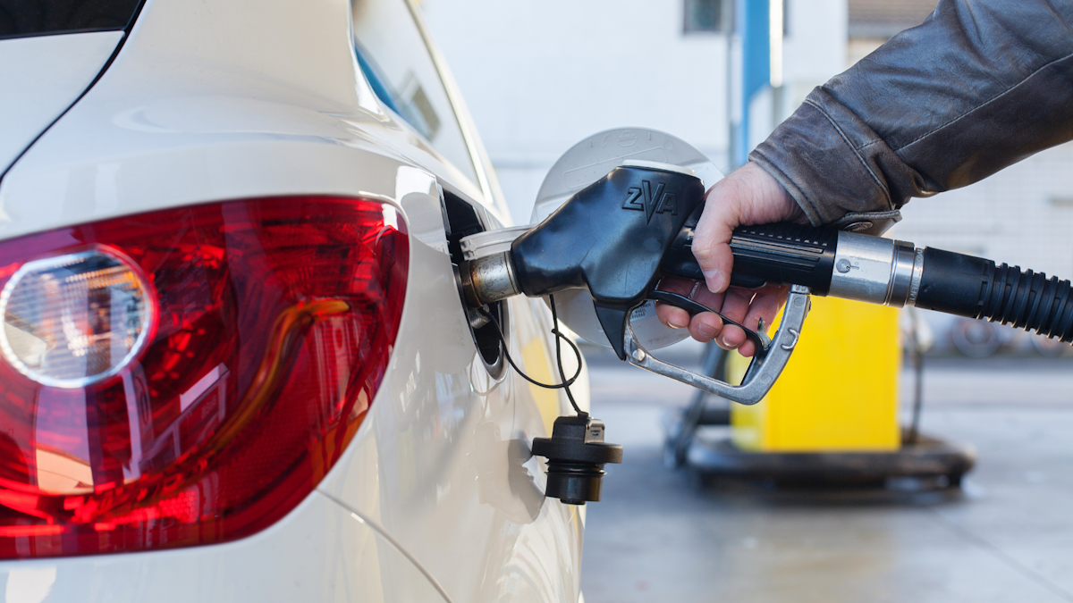 Ministerul Finanțelor majorează la 25% reducerea accizei la motorină. Măsura se aplică până pe 15 septembrie