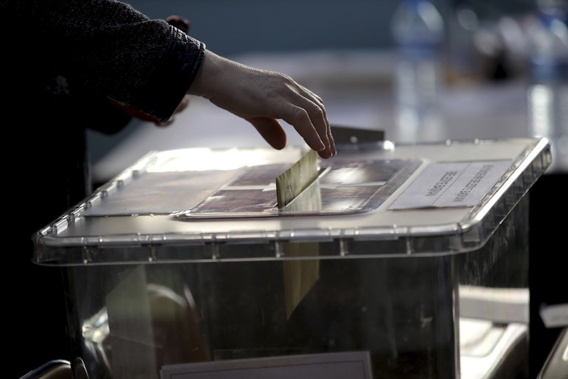 Procedura de votare în cadrul alegerilor parlamentare şi prezidenţiale din Turcia începe joi în cazul cetăţenilor turci din străinătate