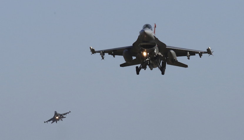 Avioane de luptă F-16