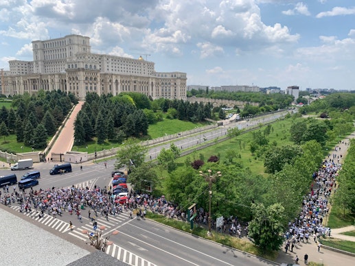 Protest profesori la Parlament