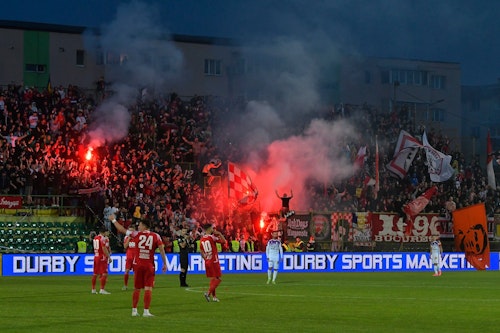 Dinamo a revenit în prima ligă după un singur sezon.