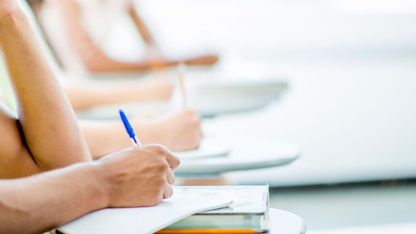 elevi la examen