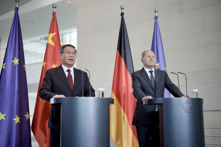 Olaf Scholz, alături de premierul chinez, Li Qiang