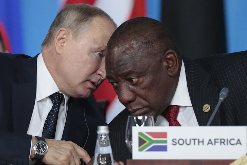 Președintele rus Vladimir Putin, alături de președintele sud-african, Cyril Ramaphosa